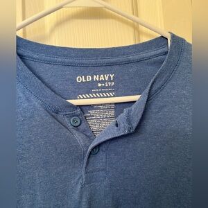 Old navy long sleeved t